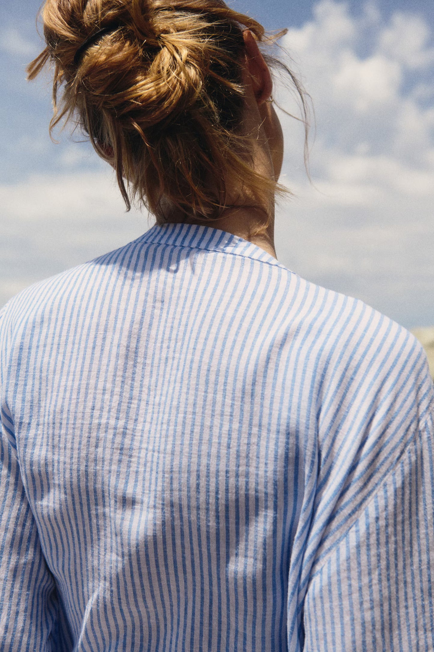 Chemise à Rayures Bleu et Blanc – Élégance